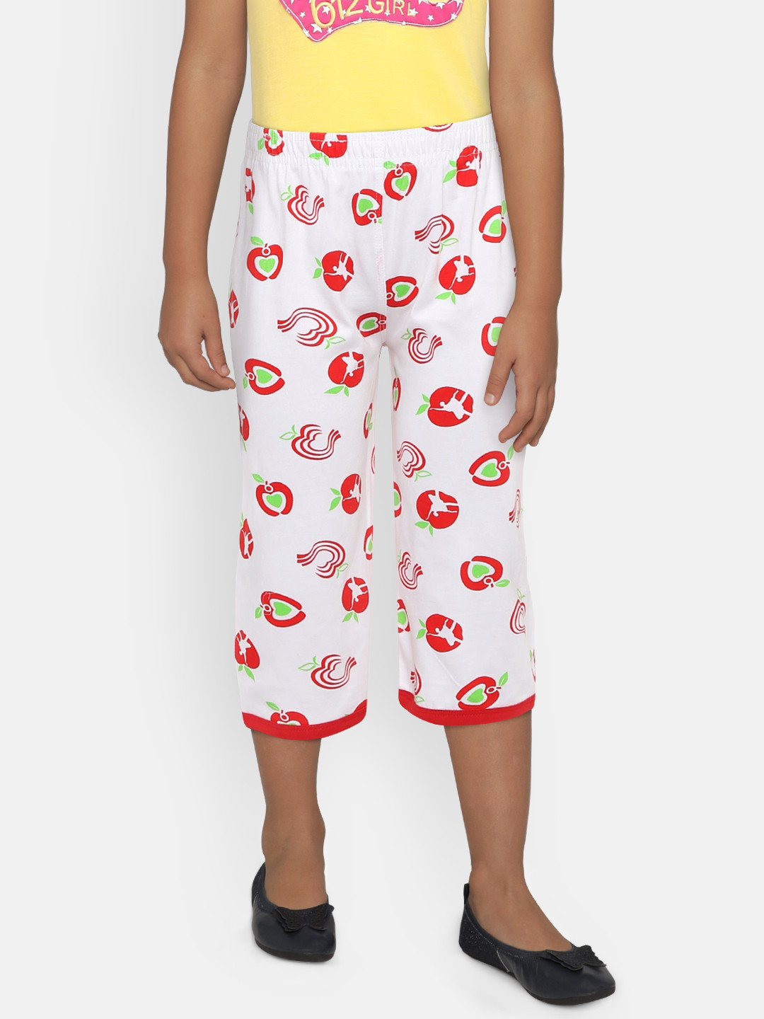 SINI MINI Girls White & Red Printed Regular Fit Capris