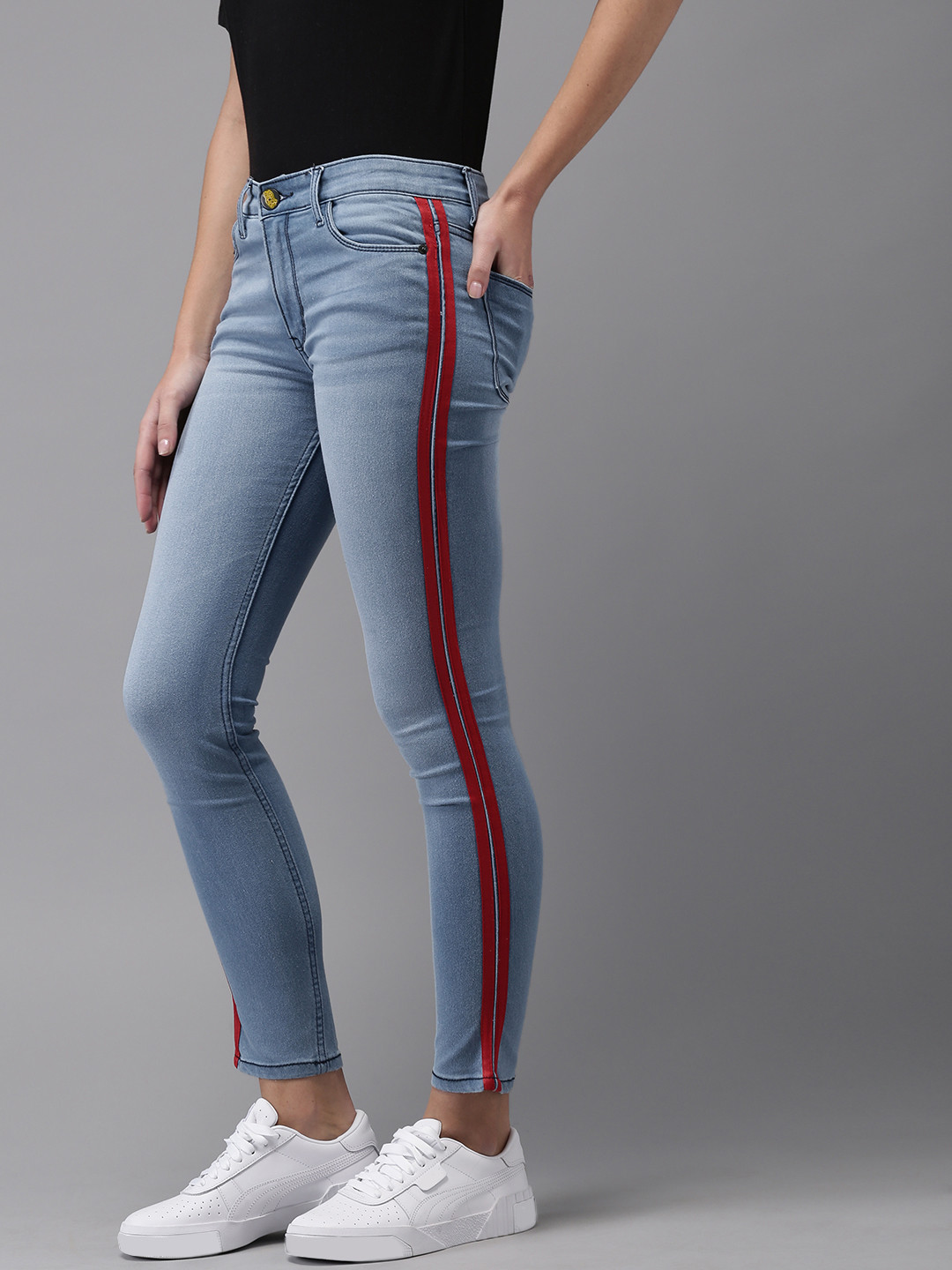 Campus Sutra Women Blue Slim Fit Mid-Rise Clean Look Stretchable Cropped Jeans