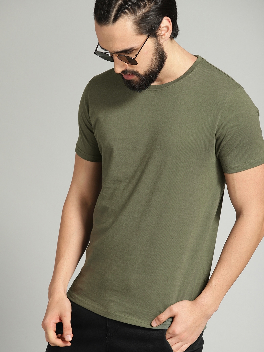 Roadster Men Olive Green Solid Round Neck Pure Cotton T-shirt