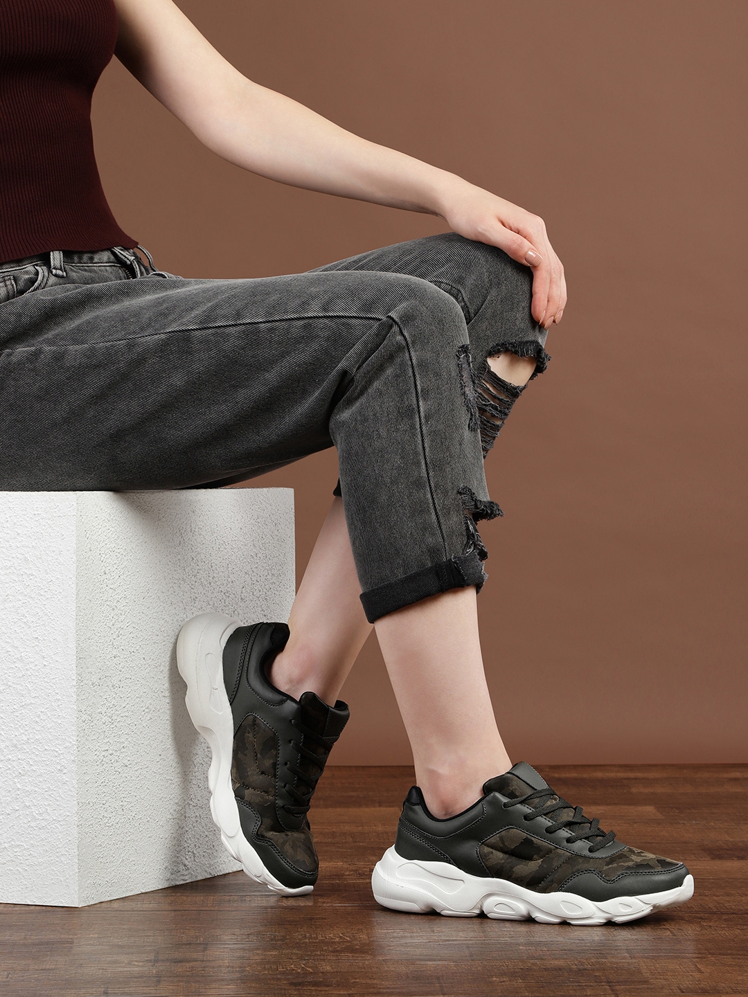 roadster olive green sneakers
