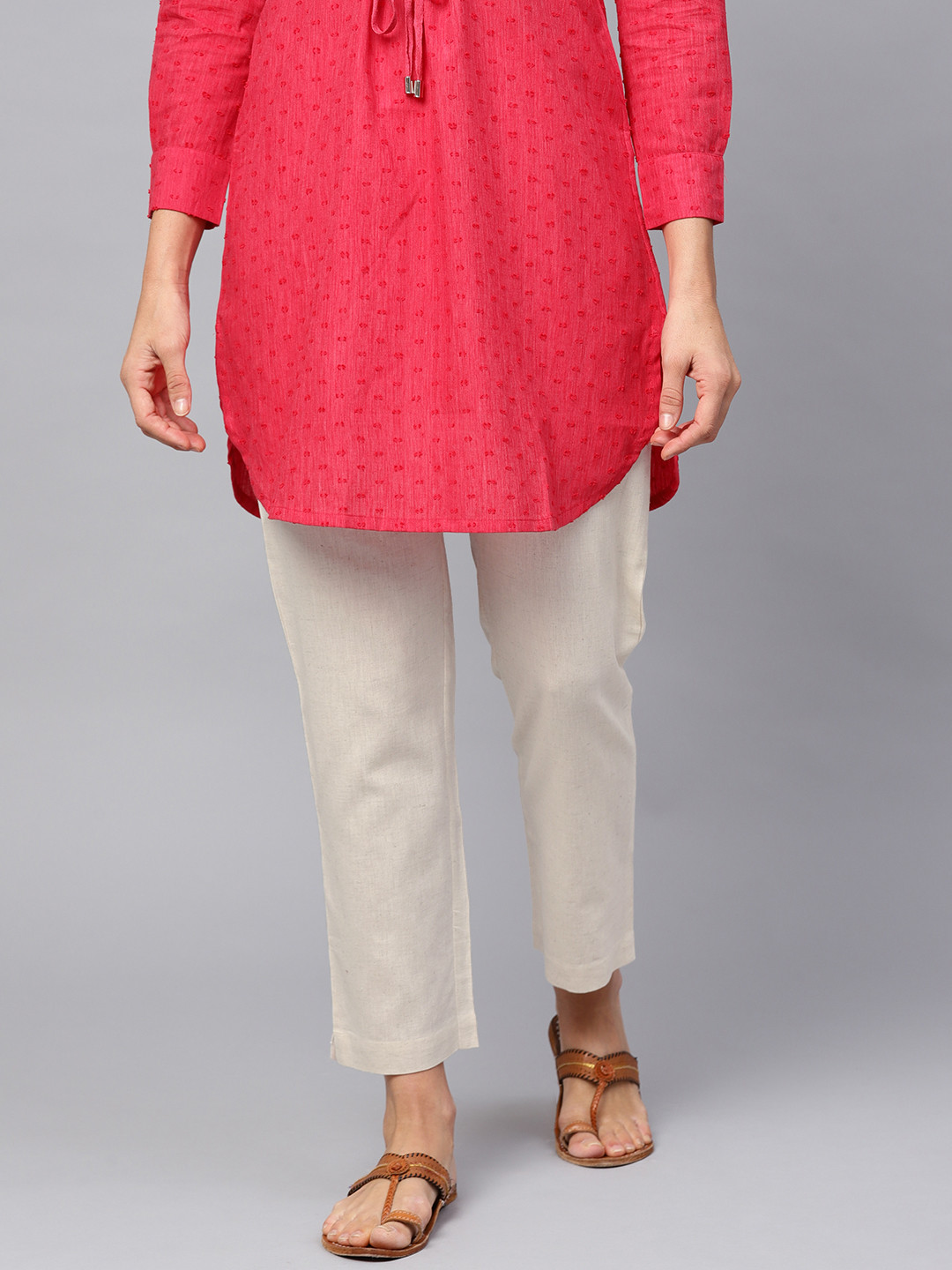 anayna Women Off-White Solid Cropped Trousers