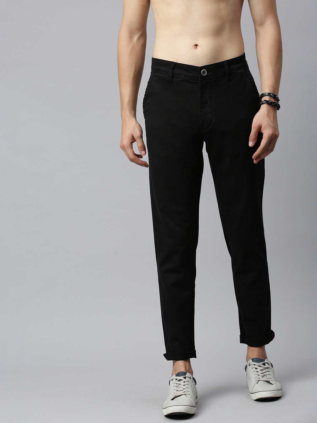 The Roadster Lifestyle Co Men Black Chinos