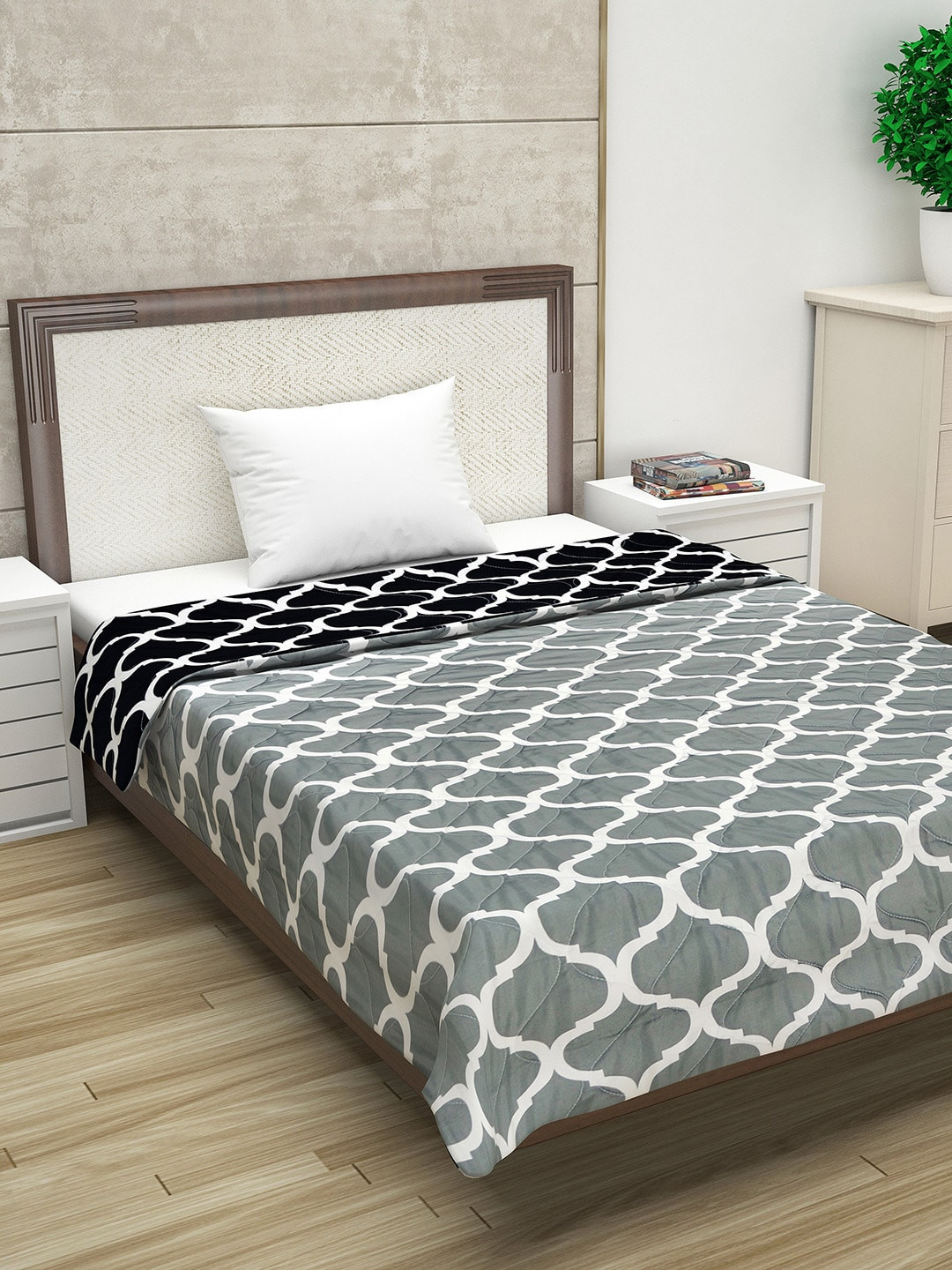 Divine Casa Grey Abstract Print Reversible Mild Winter 110 GSM Single Bed Comforter