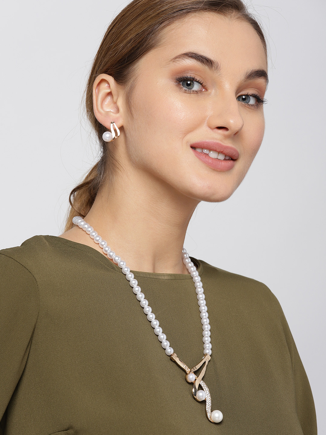 Jewels Galaxy White Gold-Plated Stone Studded & Beaded Handcrafted Jewellery Set