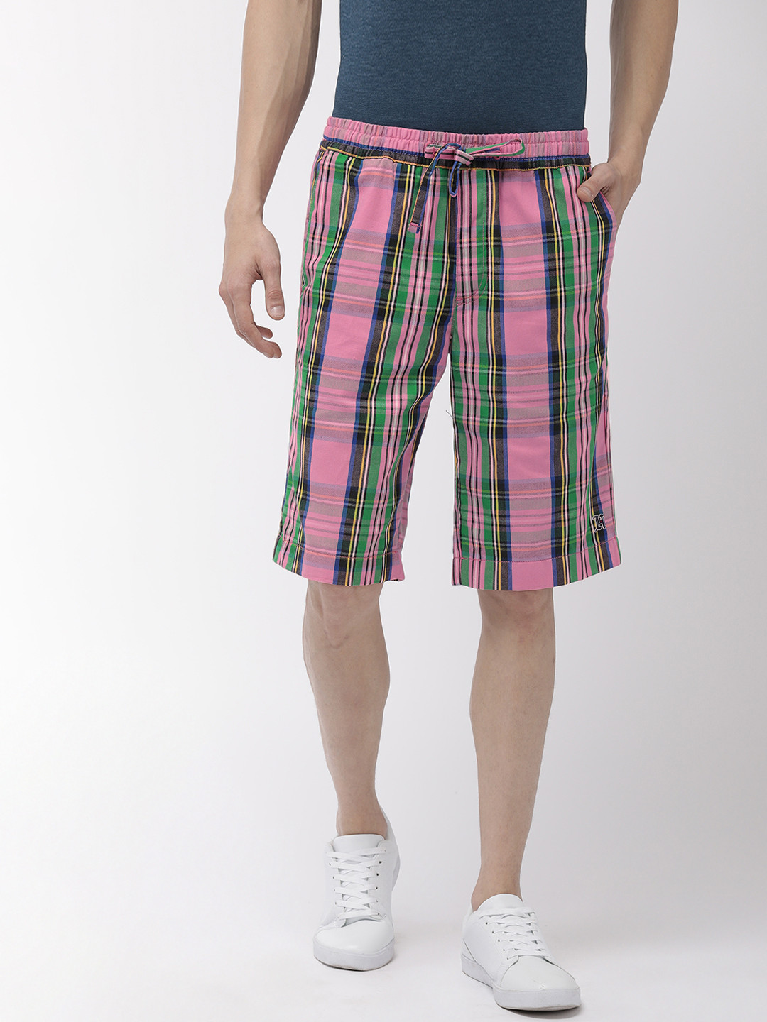 Tommy Hilfiger Men Pink & Green Checked Regular Fit Shorts