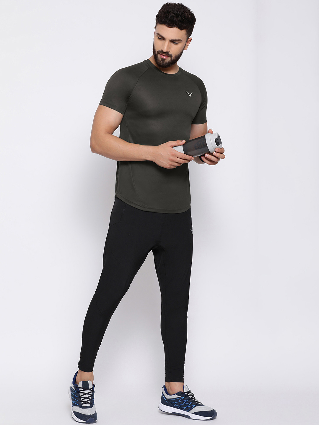 Invincible Men Scoop Round Neck Tee