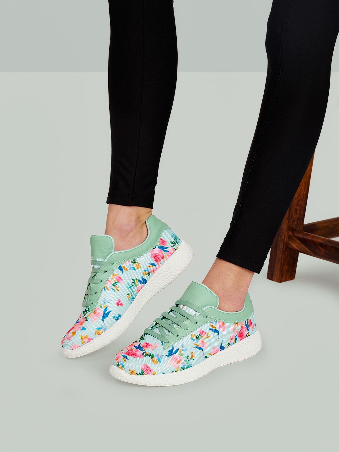 KazarMax Women Green & Pink Floral Print Training Shoes