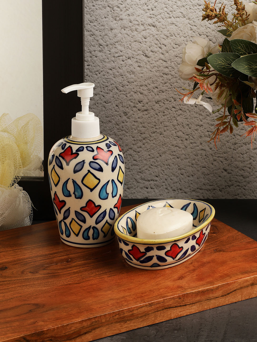 VarEesha Set of 2 Multicoloured Printed Ceramic Bath Accessories