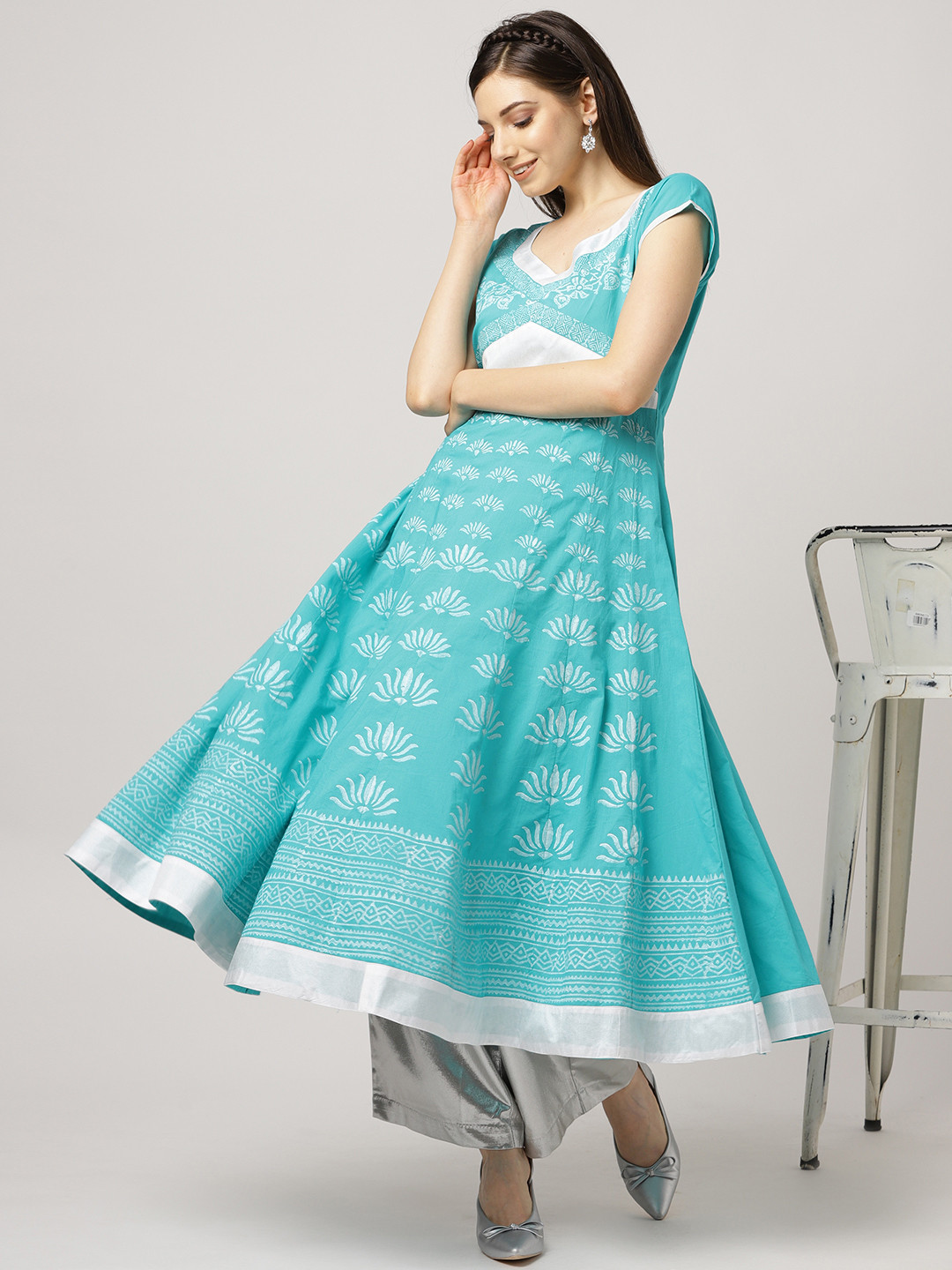 MBE Women Blue & White Block Print Anarkali Kurta