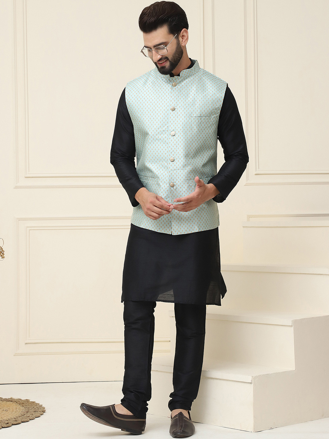 SOJANYA Men Black & Sea Green Kurta Set & Nehru Jacket