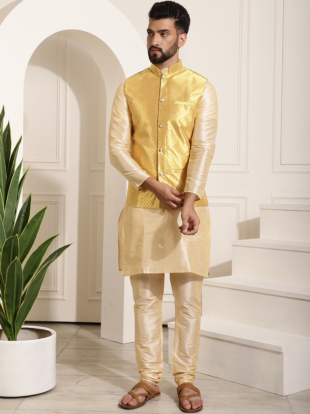 SOJANYA Men Gold-Toned & Yellow Kurta Set & Nehru Jacket