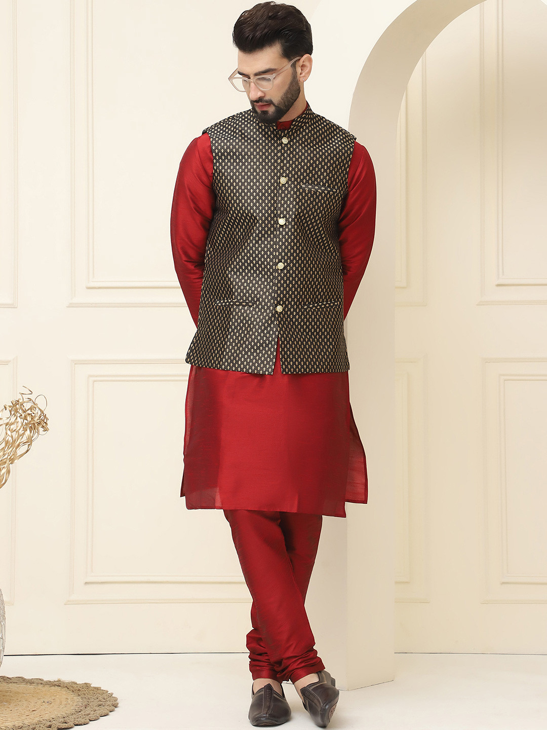 SOJANYA Men Maroon Solid Kurta Set & Nehru Jacket