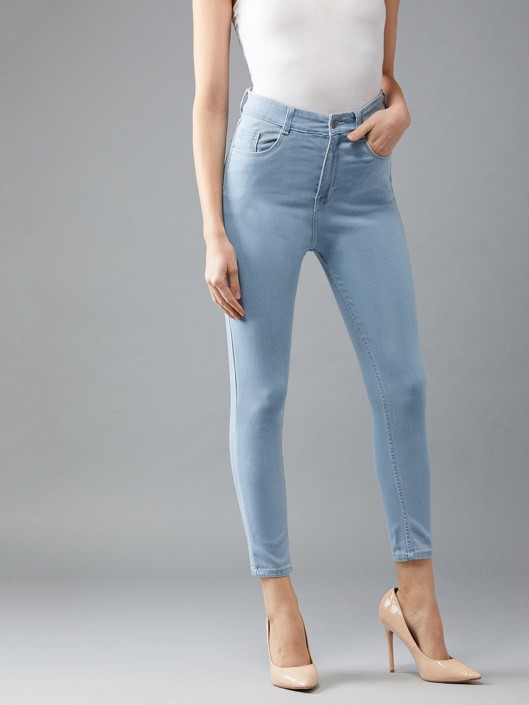 DOLCE CRUDO Women Skinny Fit High-Rise Clean Look Stretchable Cropped Jeans