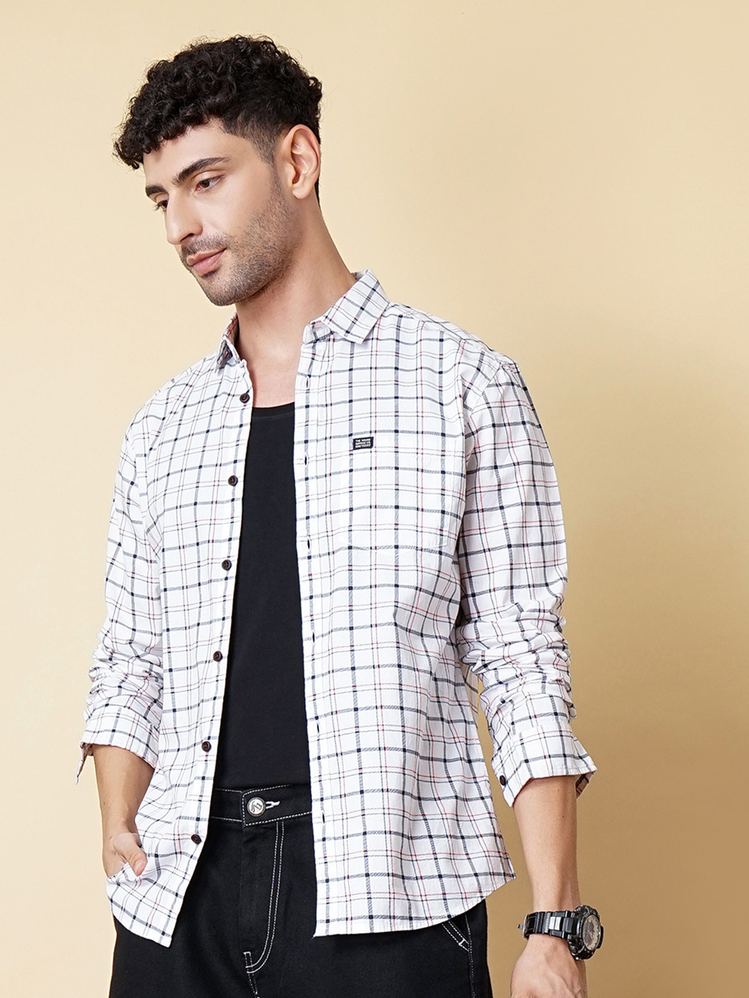 The Indian Garage Co Men White & Navy Blue Slim Fit Checked Casual Shirt