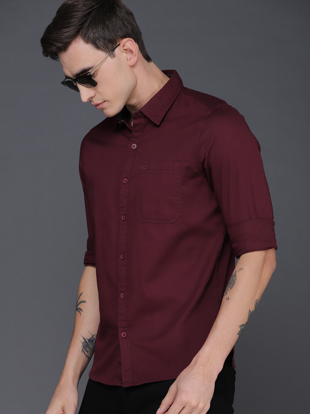 WROGN Men Maroon Slim Fit Solid Casual Shirt
