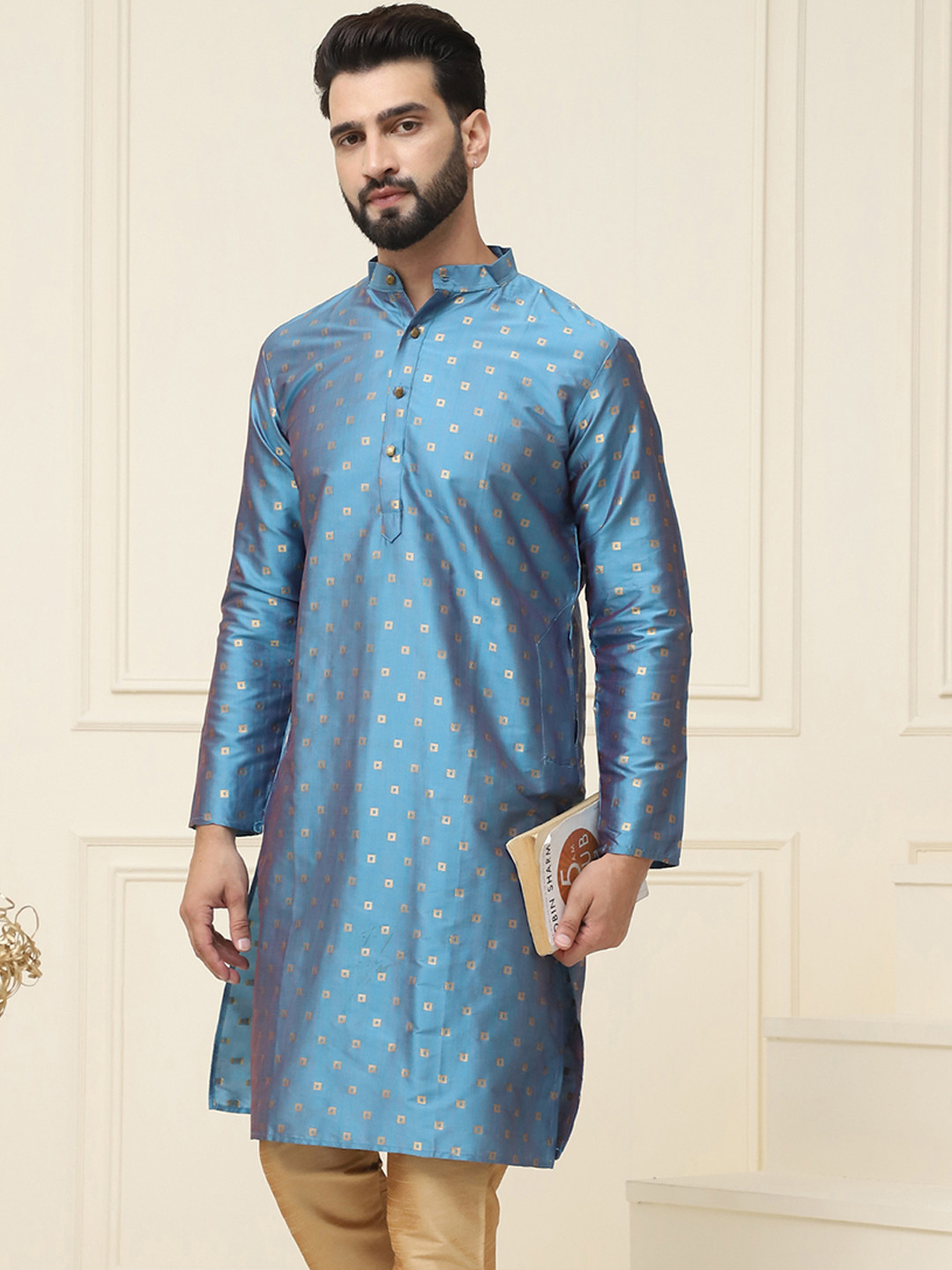 SOJANYA Men Blue & Pink Two-TonedWoven Design Straight Kurta