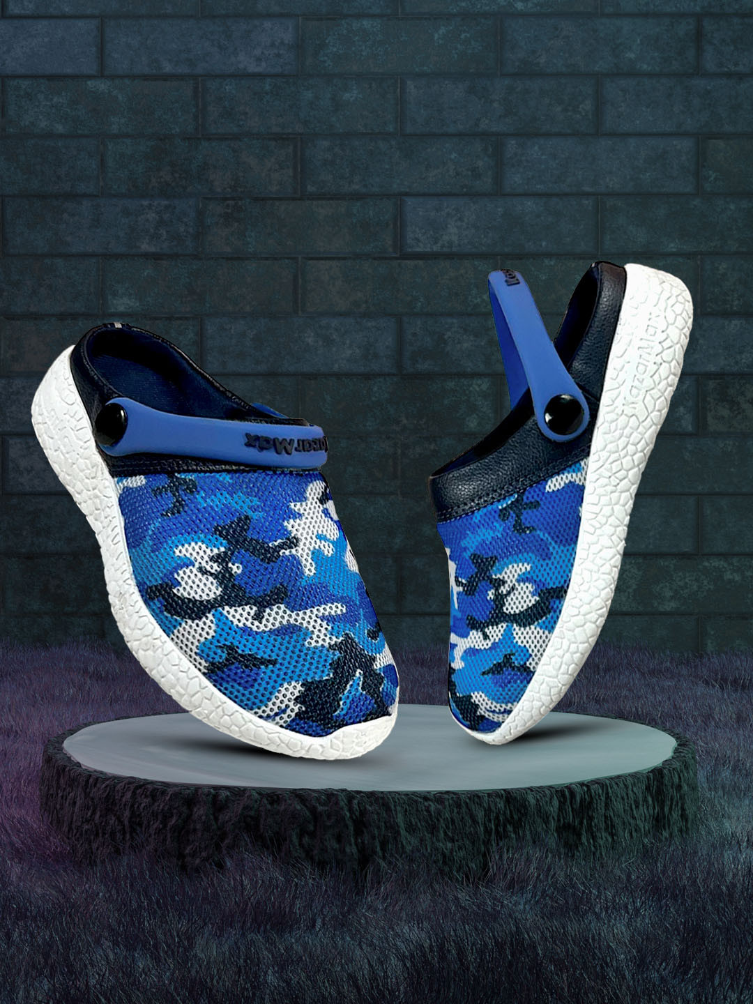 KazarMax Kids Blue & Black Camouflage Print Clogs