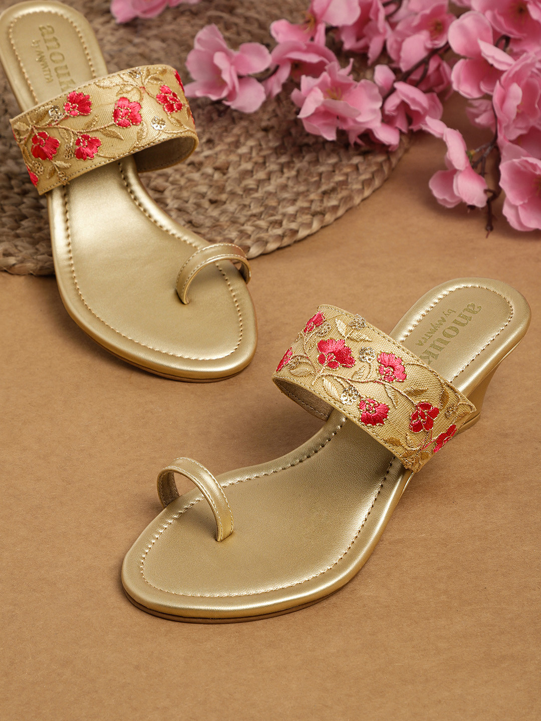 Anouk Women Gold-Toned & Pink Woven Design heels