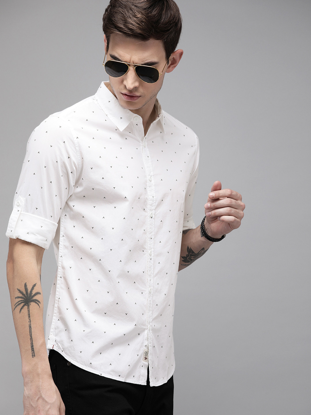 Roadster Men White Printed Regular Fit Sustainable Casual Shirt