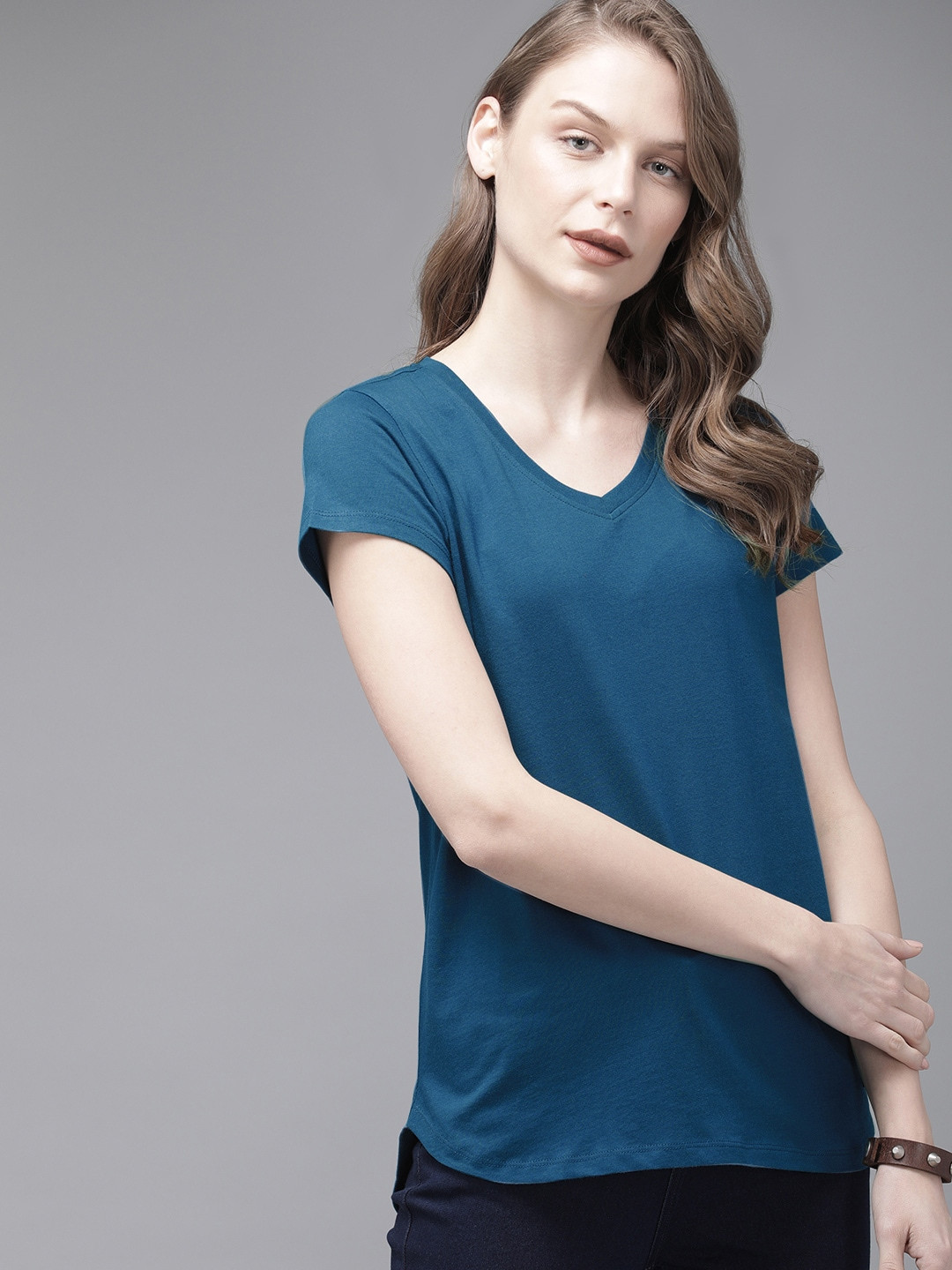 The Roadster Lifestyle Co Women Teal Blue Solid V-Neck Pure Cotton T-shirt