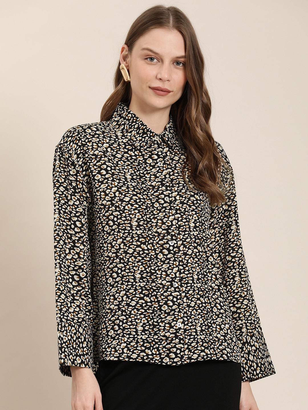 her by invictus Women Black & Off-White Regular Fit Printed Casual Shirt