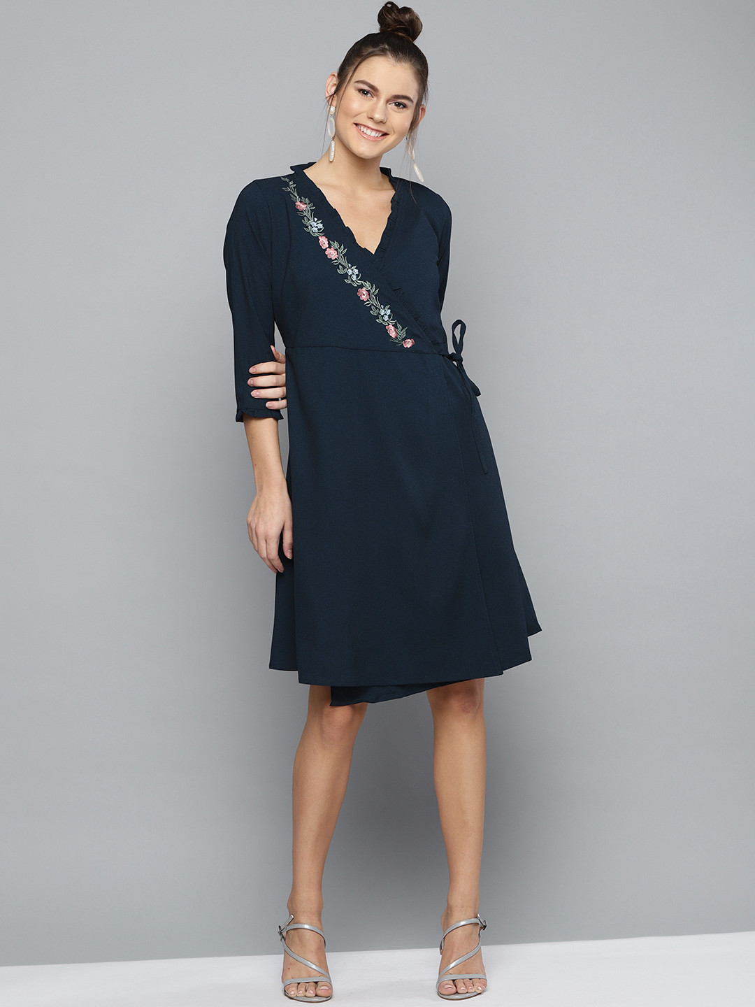 Marie Claire Women Navy Blue Solid Tie-Up Shrug