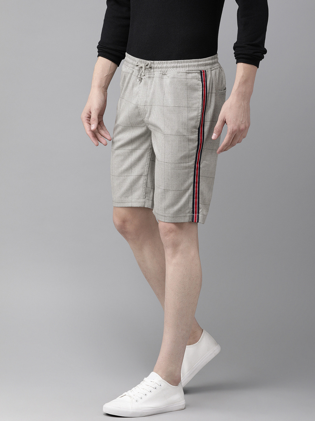 Bene Kleed Men Grey Checked Slim Fit Regular Shorts