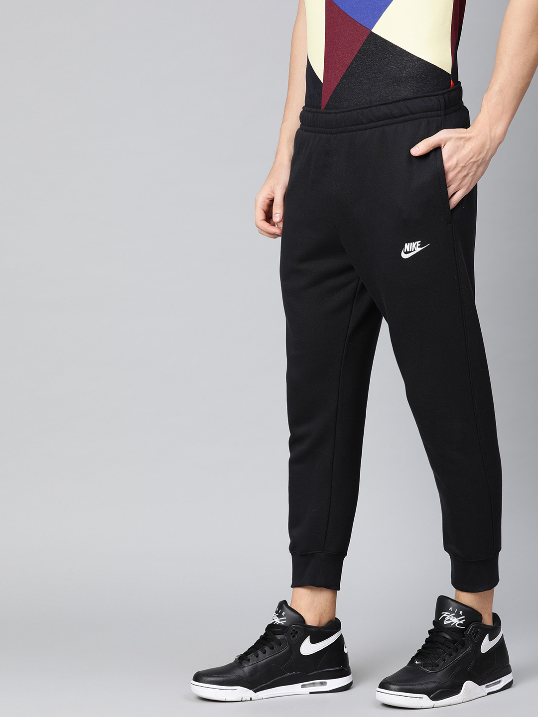 Nike Men Black Solid Straight Fit Joggers