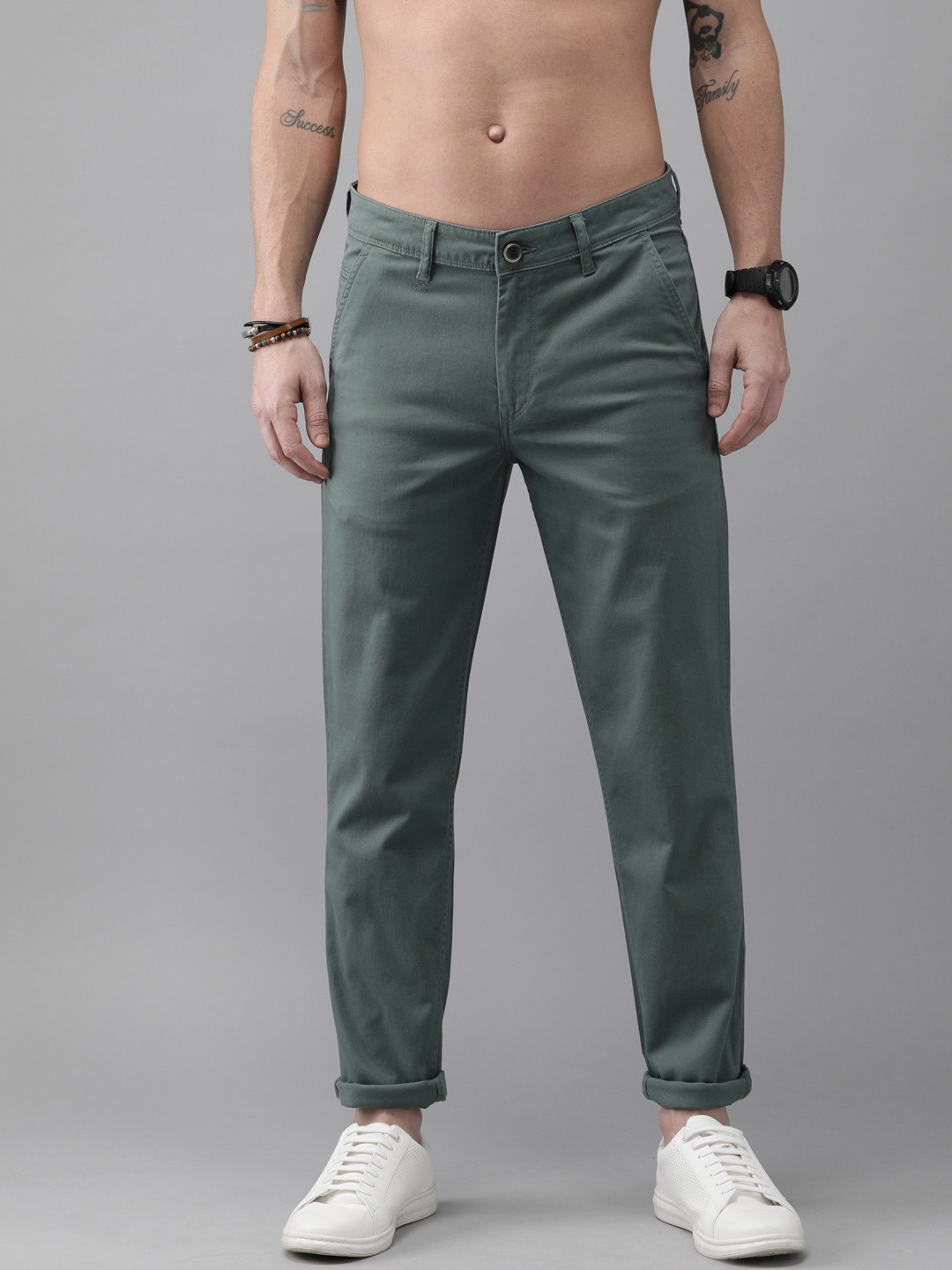 Roadster Men Grey Regular Fit Solid LYCRA Fiber Chinos
