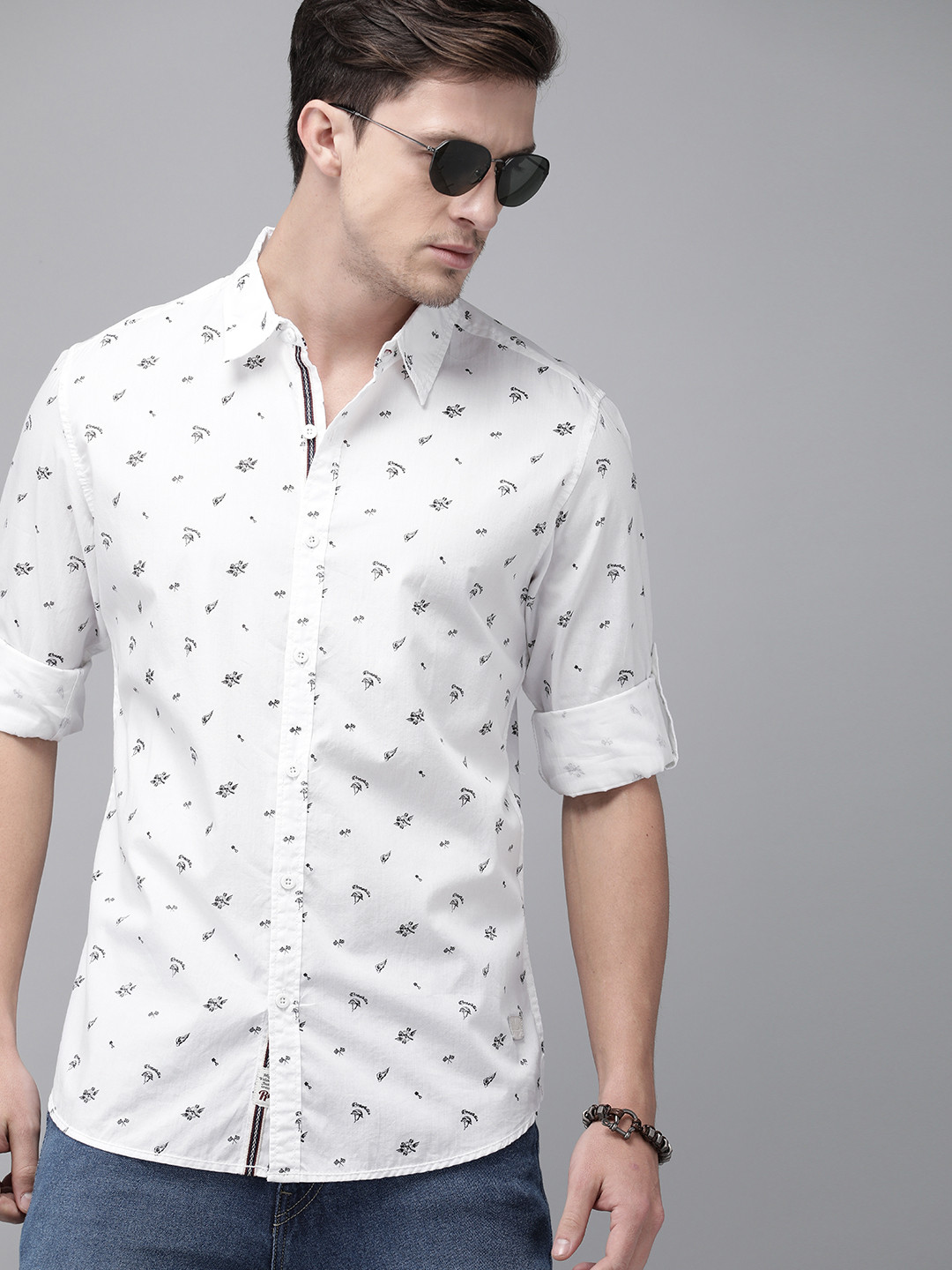 Roadster Men White Conversational Printed Cotton Casual Shirt