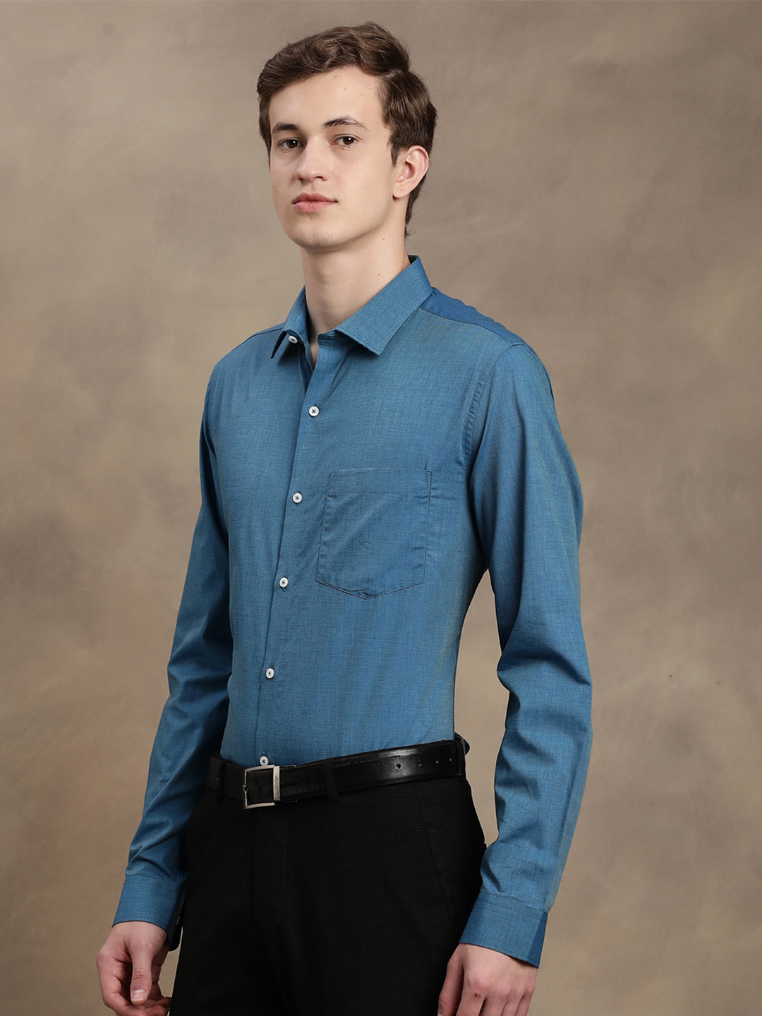 Turtle Men Blue Relaxed Slim Fit Solid Formal Shirt