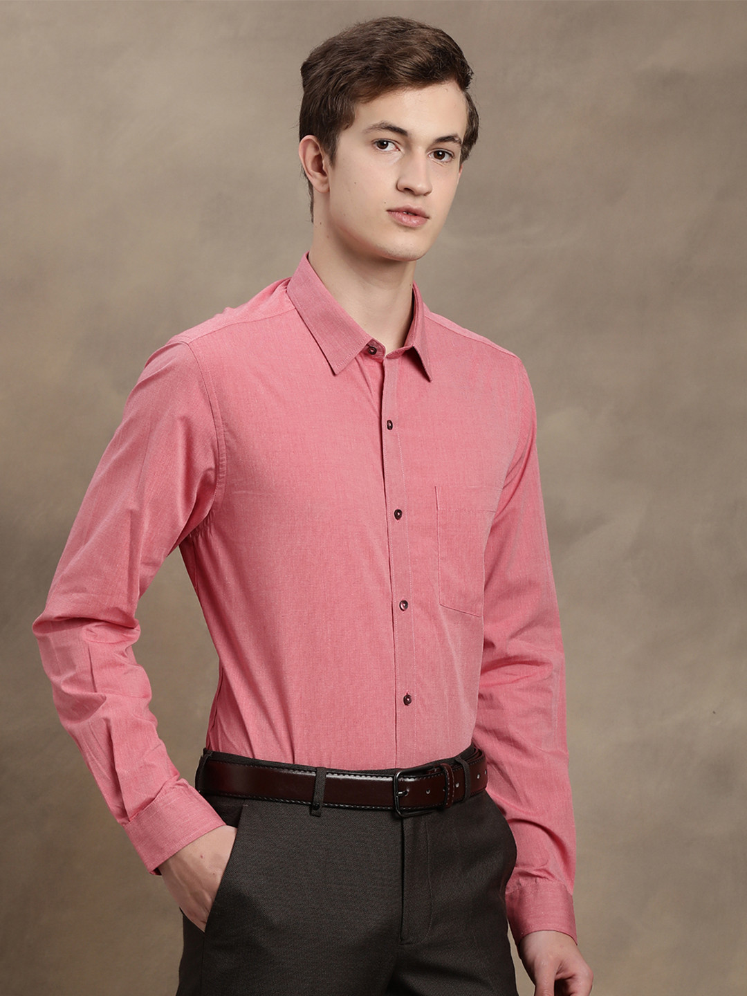 Turtle Men Red Relaxed Slim Fit Solid Formal Shirt