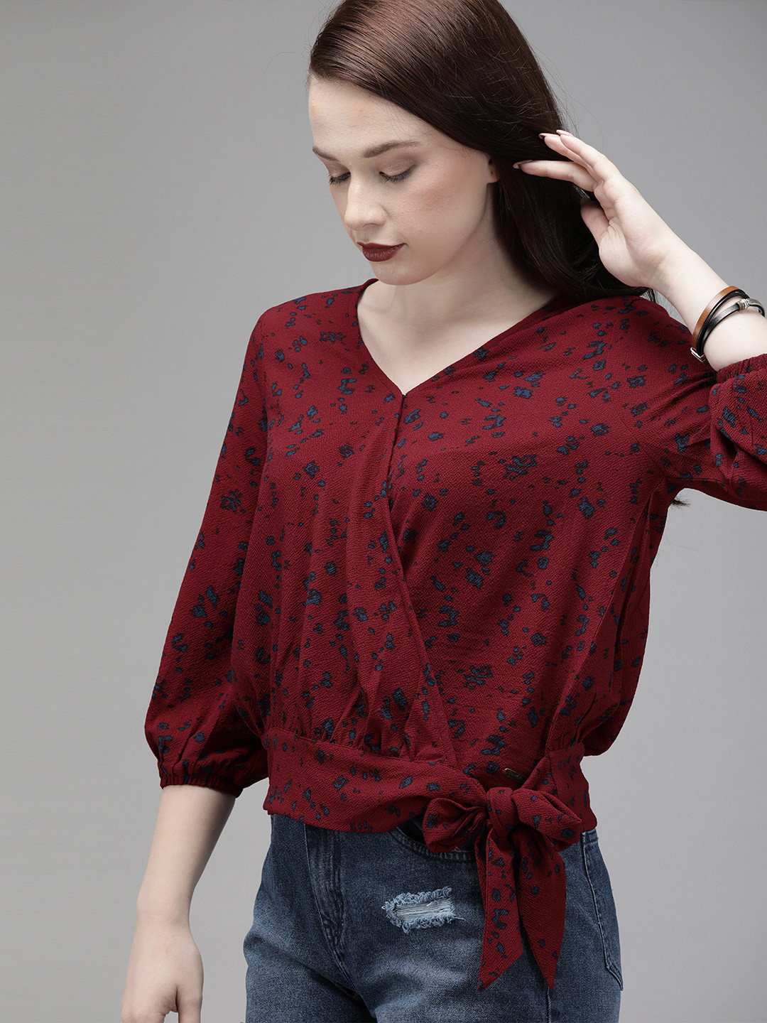 Roadster Women Maroon  Navy Blue Abstract Printed Waist Tie-Up Knitted Wrap Top
