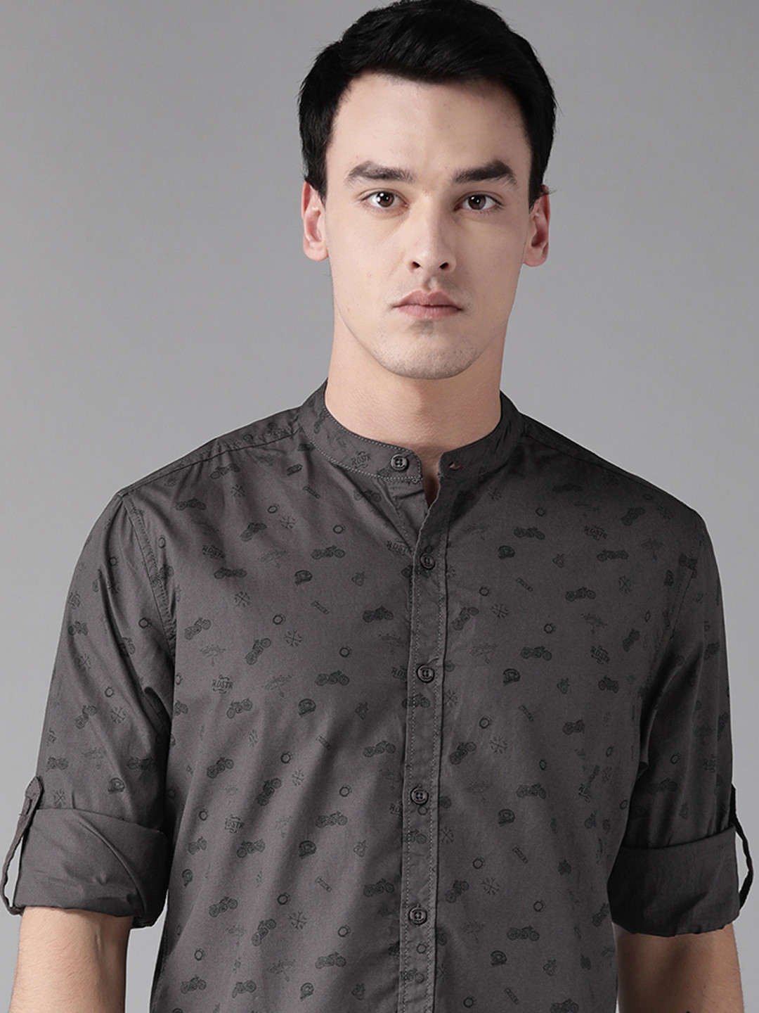 Roadster Men Charcoal Grey & Black Regular Fit Printed Casual Shirt