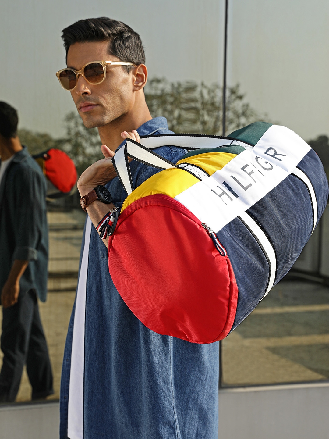Buy Tommy Hilfiger Unisex Navy Blue & Colourblocked Duffel Bag - Duffel Bag for Unisex 11088644 | Myntra