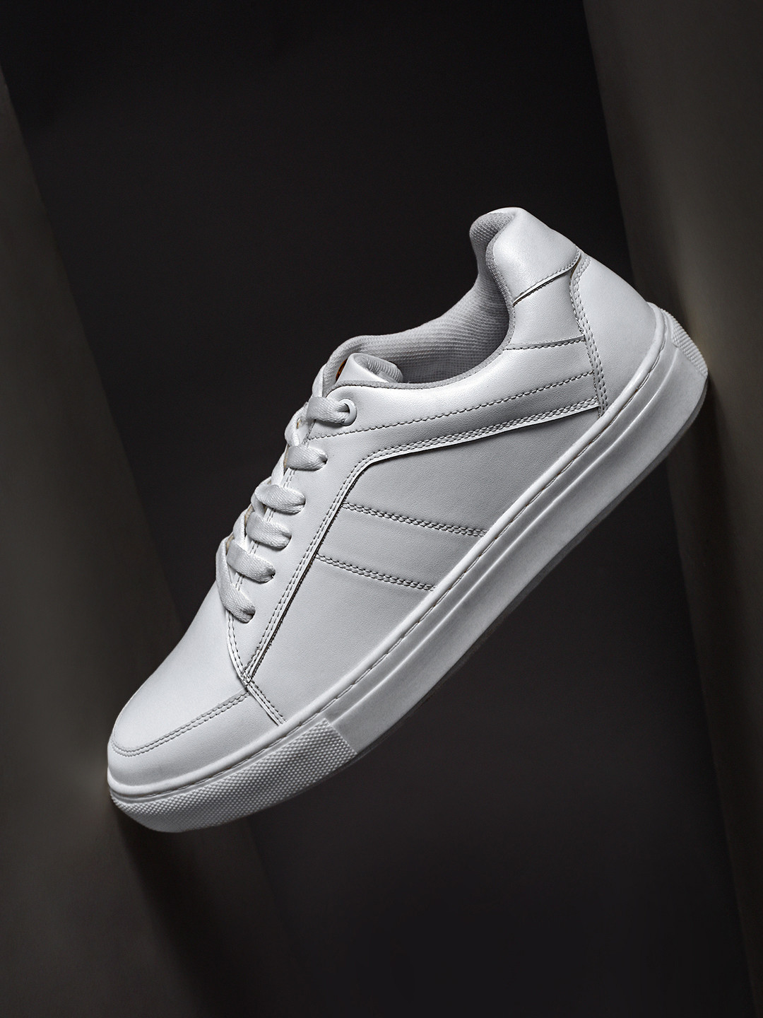 HIGHLANDER Men Solid Regular Sneakers