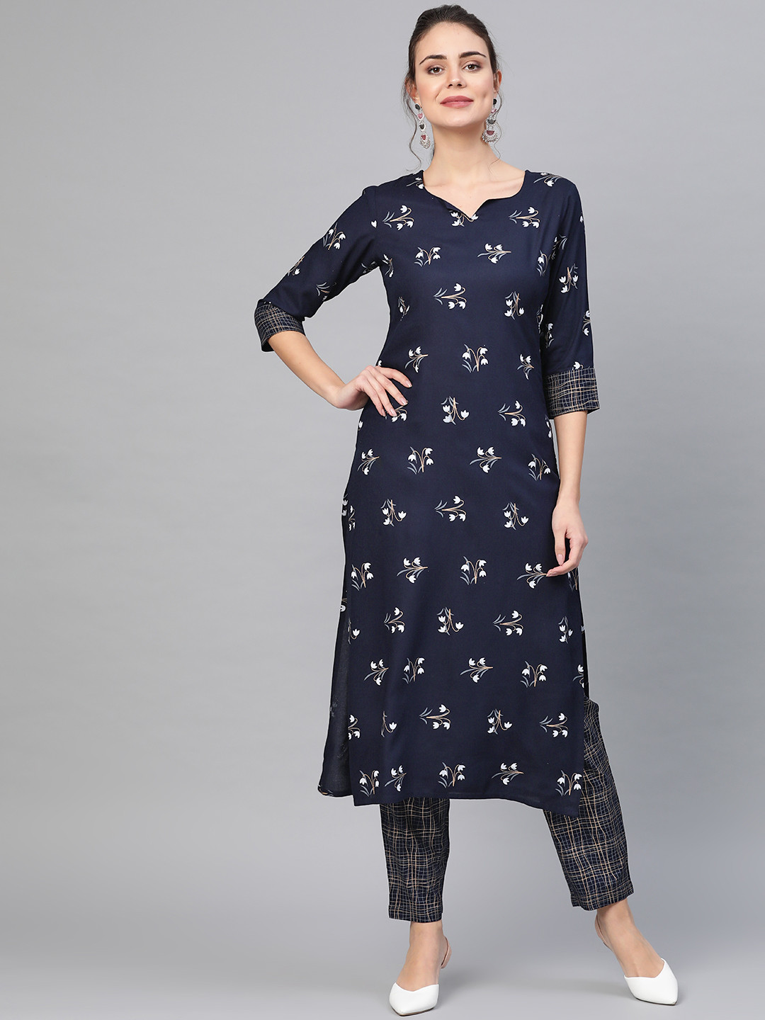 Idalia Women Navy Blue & White Khari Print Kurta with Trousers