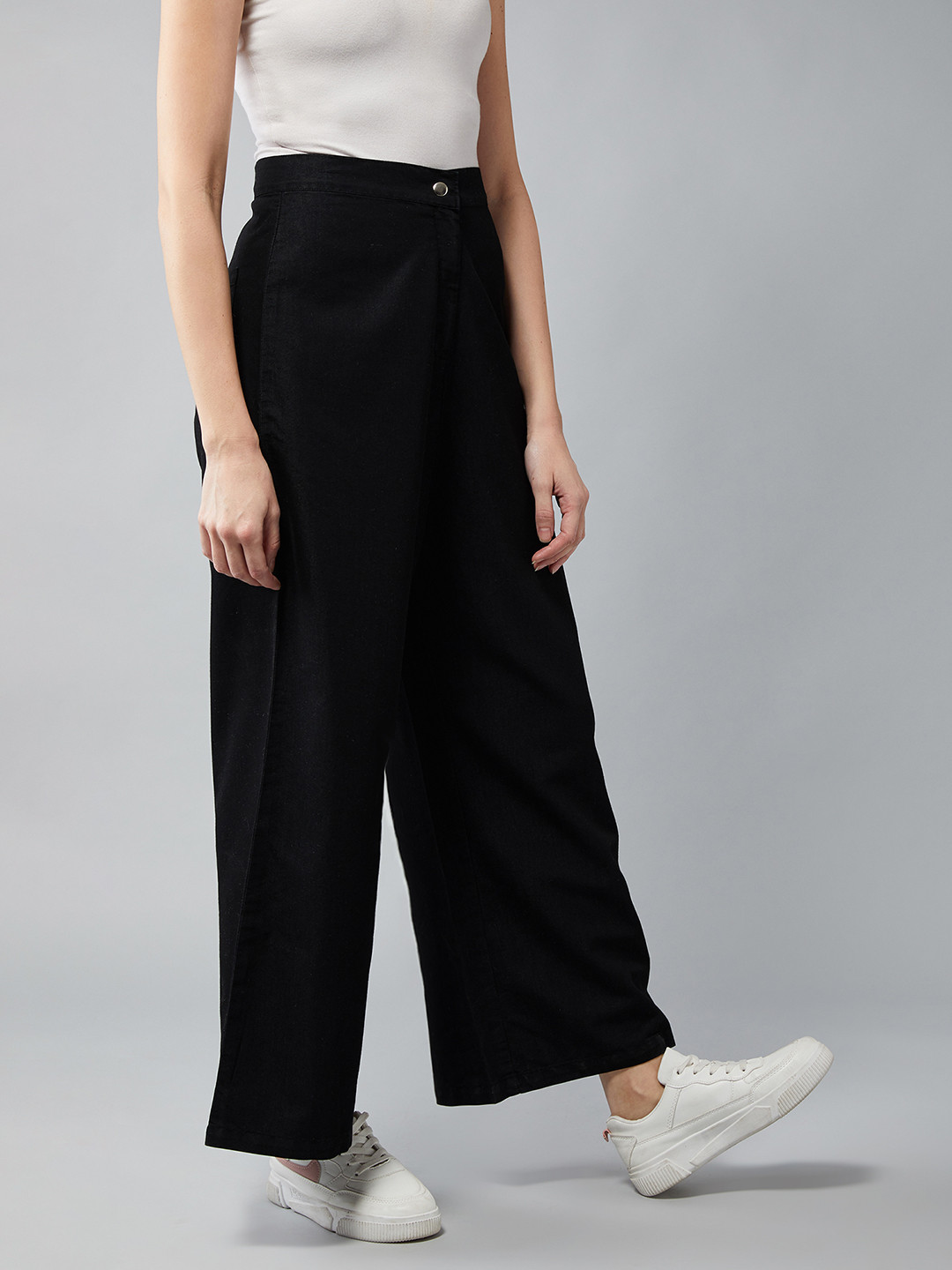 DOLCE CRUDO Women Light Weight Loose Fit Denim Solid Parallel Trousers