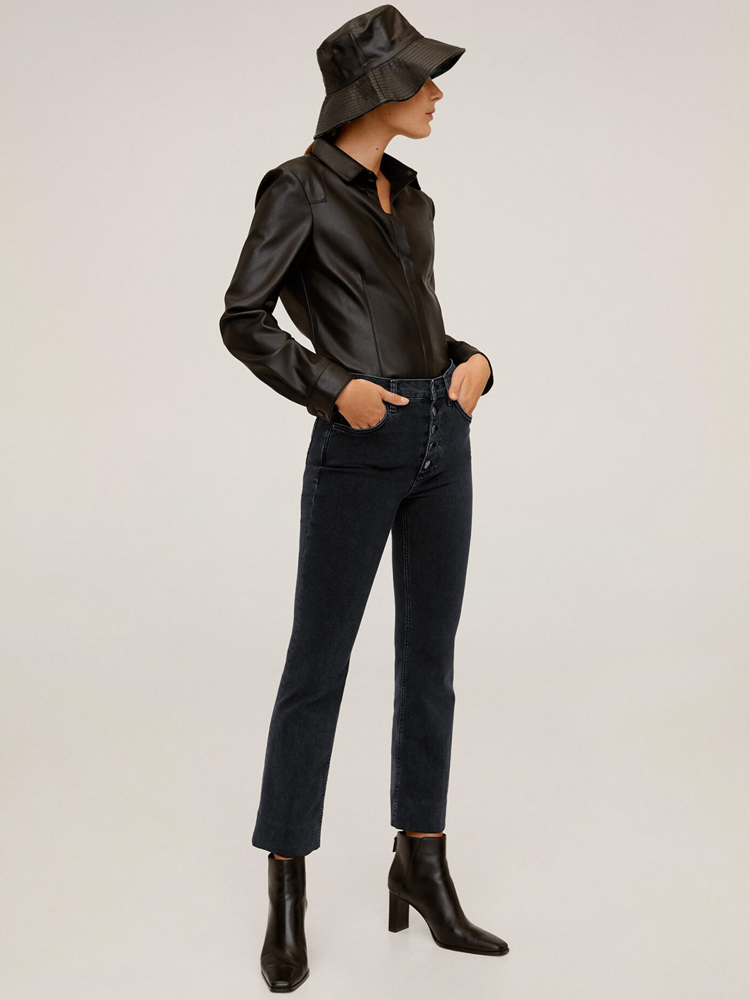 MANGO Women Charcoal Grey Straight High-Rise Stretchable Cropped Sustainable Jeans