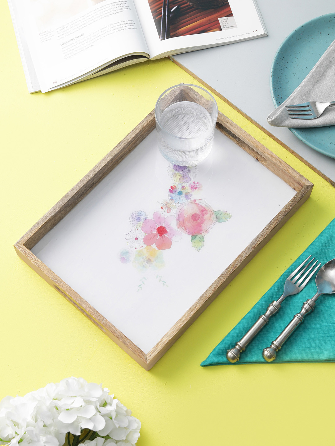 VarEesha Beige & White Floral Delight Mango Wood Rectangular Tray