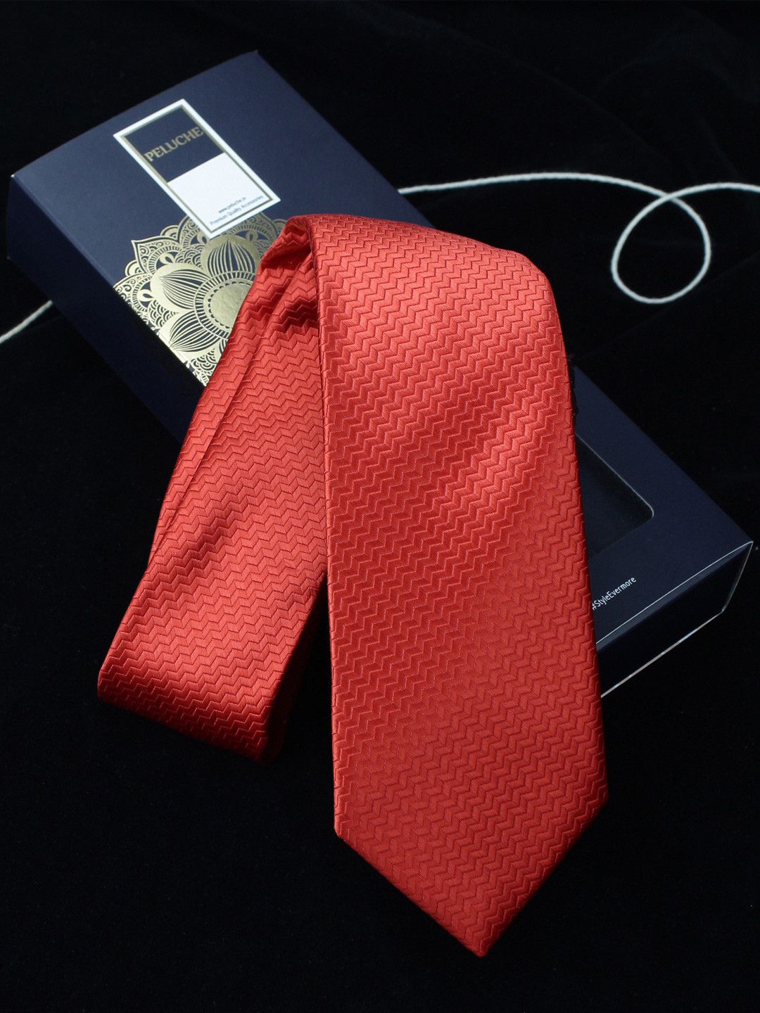 PELUCHE Red Solid Broad Tie