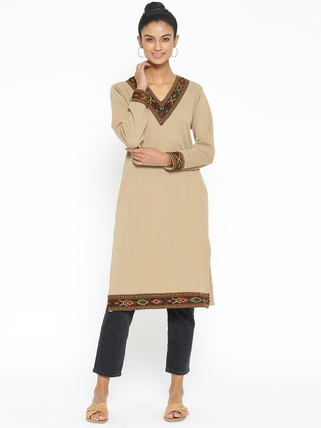 Vastraa Fusion Women Beige Solid Straight Woollen Kurta