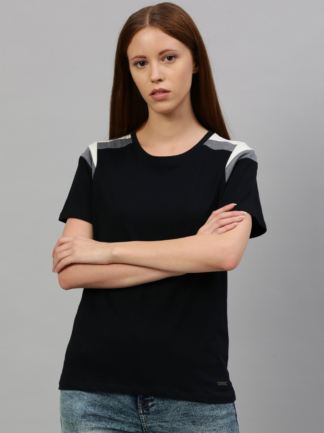 Roadster Women Black Solid Round Neck  Cotton T-shirt