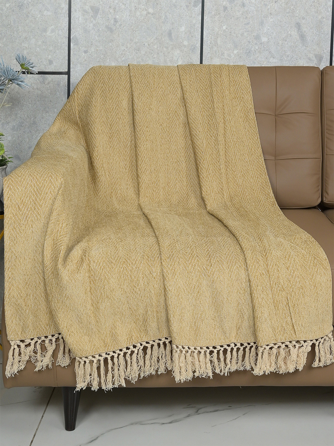 Saral Home Gold-Toned Geometric 3 Seater Sofa Throw