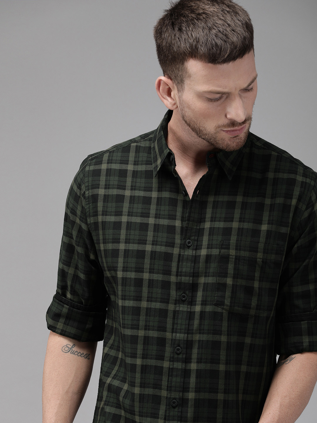Roadster Men Olive Green & Black Checked Casual Shirt