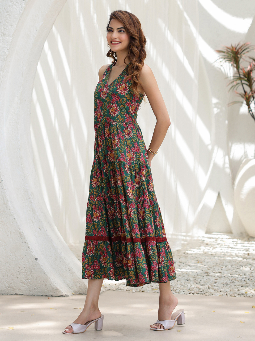 Rain & Rainbow Women Green & Maroon Floral Printed Tiered Fit and Flare Dress