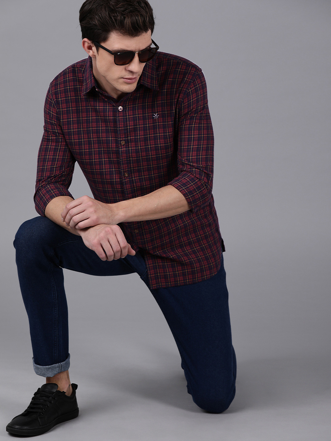 WROGN Men Maroon & Navy Blue Slim Fit Checked Casual Shirt