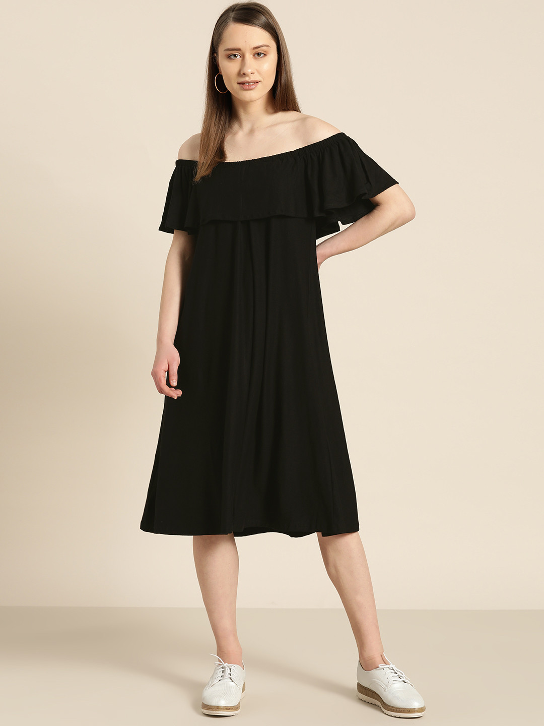 Qurvii Plus Size Women Black Solid A-Line Dress