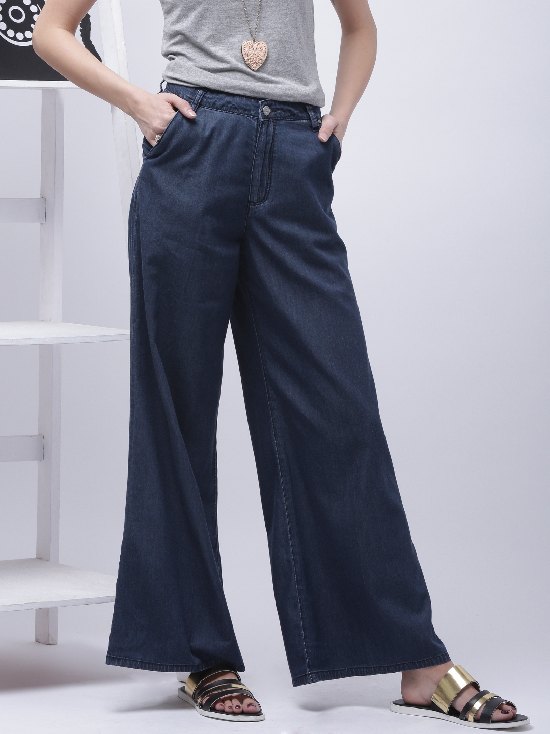 Pants on hotsell myntra