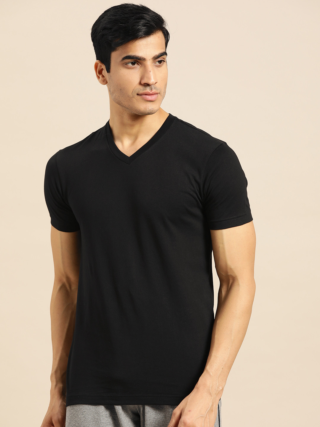 Jockey Men Black Solid V-Neck T-shirt
